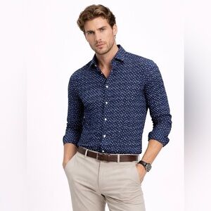 🔵 NWOT! Julian & Mark Stretch Dress Shirt